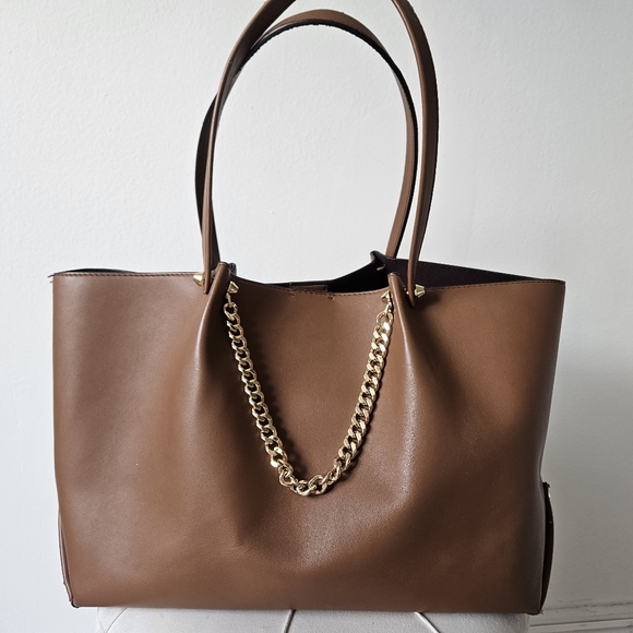 Handbags - Elegant Brown Tote Bag with Gold Chain
